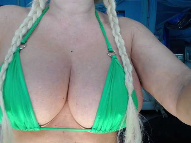adrianna_fox live cam on BongaCams