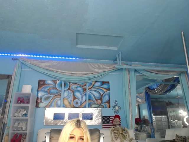 adrianna_fox