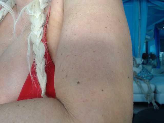 adrianna_fox live cam on BongaCams