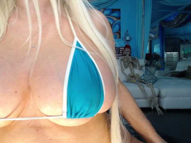 adrianna_fox