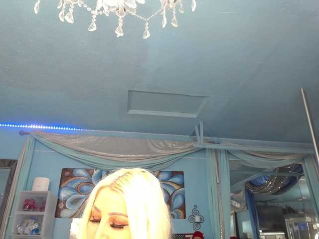 adrianna_fox live cam on BongaCams