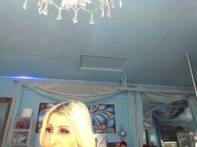 adrianna_fox, en vivo ahora en BongaCams