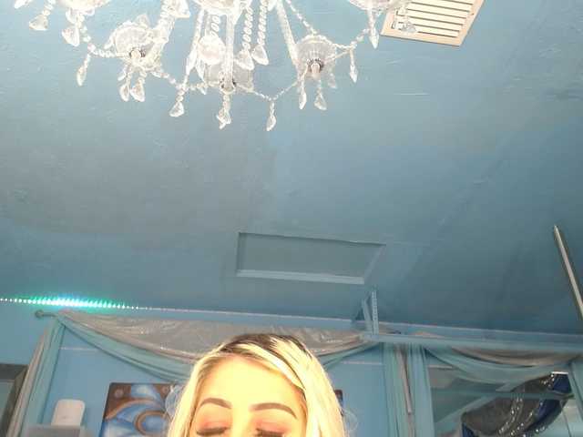 adrianna_fox live cam