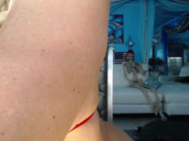 adrianna_fox live cam on BongaCams