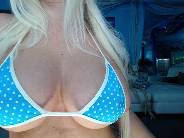 adrianna_fox