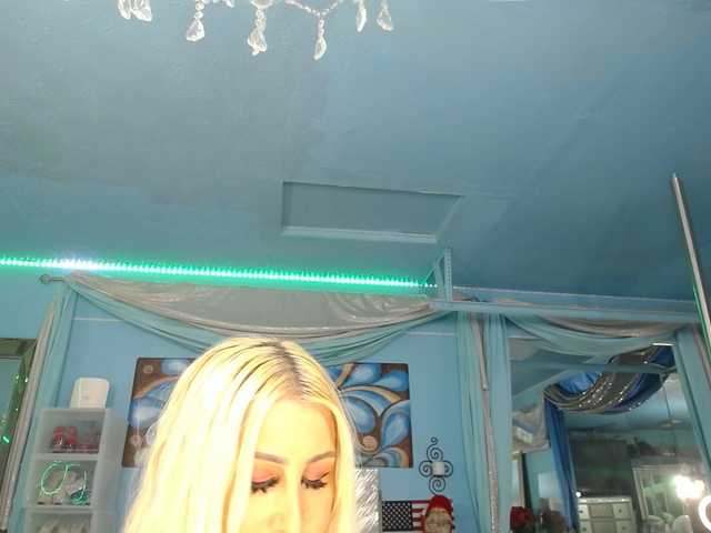 adrianna_fox live webcam show