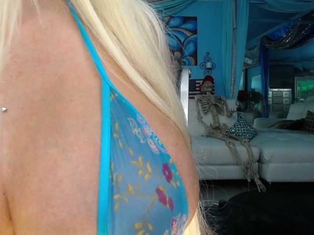adrianna_fox