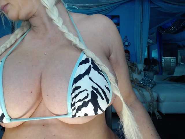 adrianna_fox
