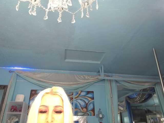 adrianna_fox live cam on BongaCams