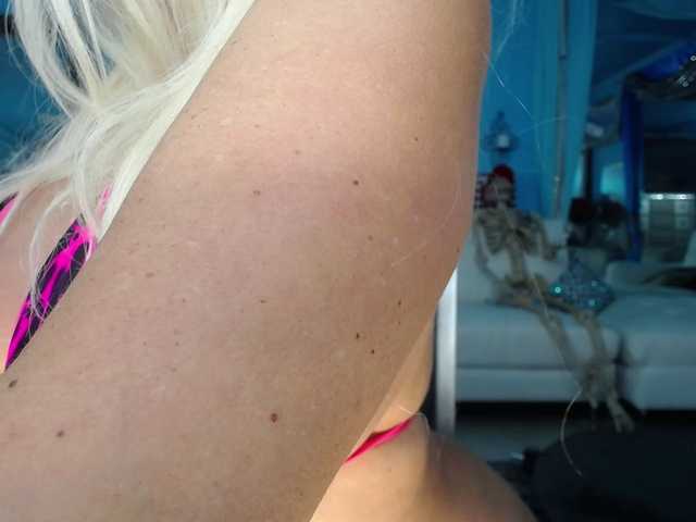 adrianna_fox