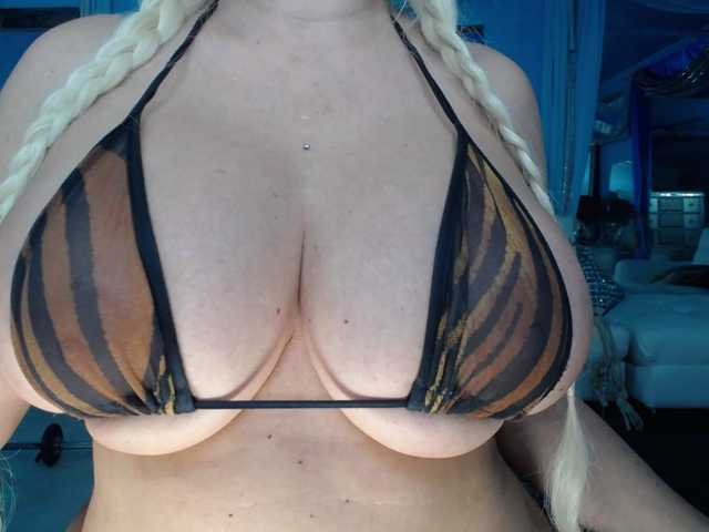 adrianna_fox live cam preview