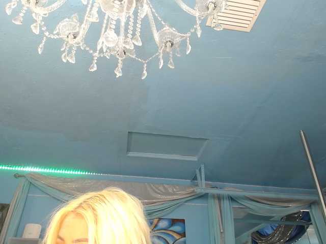 adrianna_fox live cam on BongaCams