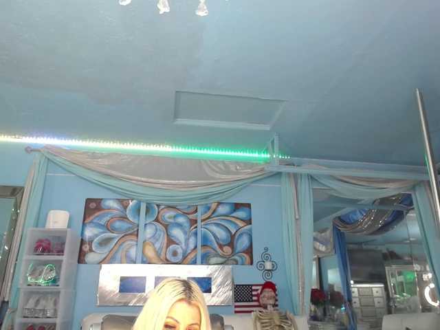 adrianna_fox live cam preview