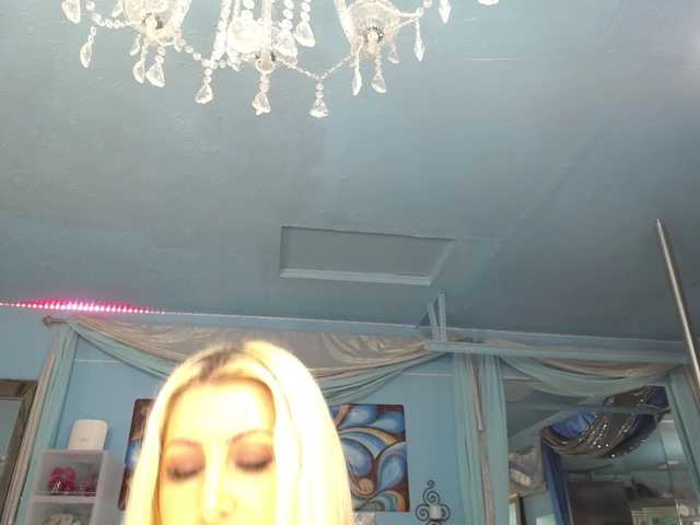 adrianna_fox