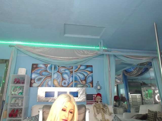 adrianna_fox live cam on BongaCams