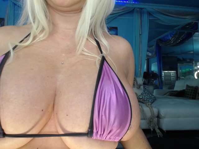 adrianna_fox