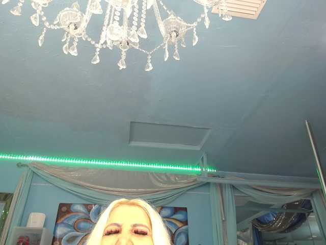 adrianna_fox live cam on BongaCams