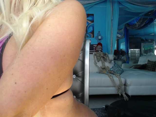 adrianna_fox