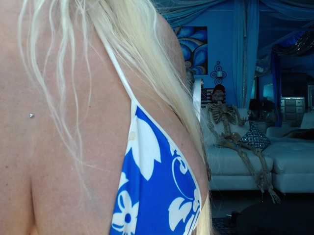 adrianna_fox