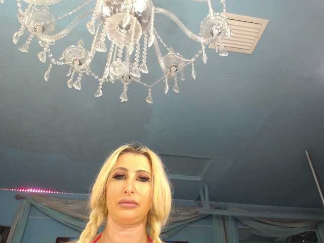 adrianna_fox live cam on BongaCams