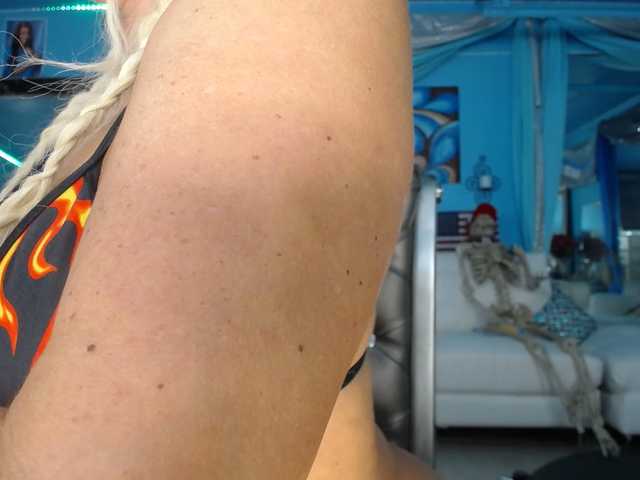 adrianna_fox