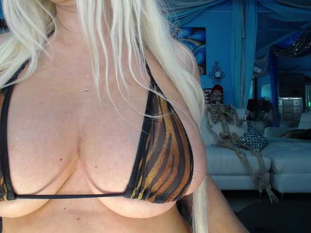 adrianna_fox live cam preview