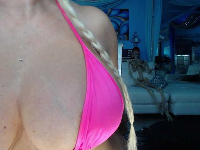 adrianna_fox