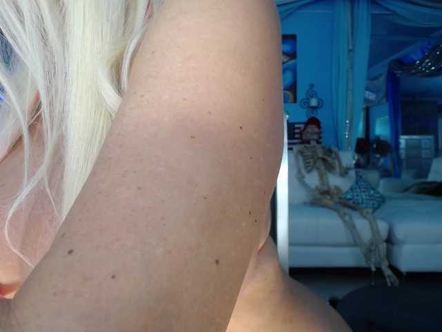 adrianna_fox