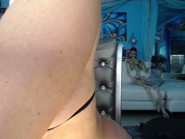 adrianna_fox