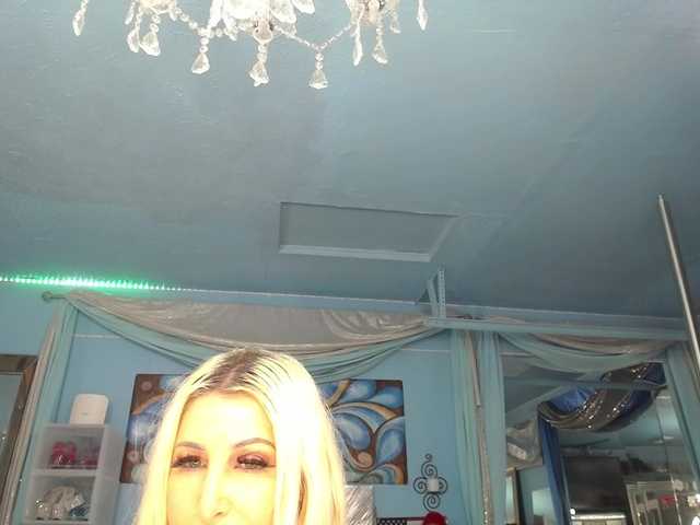 adrianna_fox live cam on BongaCams