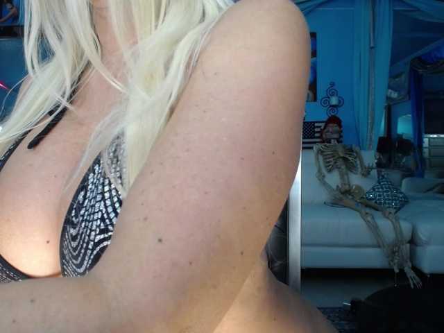adrianna_fox