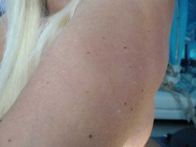 adrianna_fox
