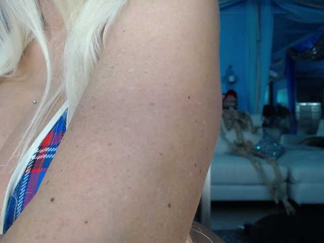 adrianna_fox live cam preview