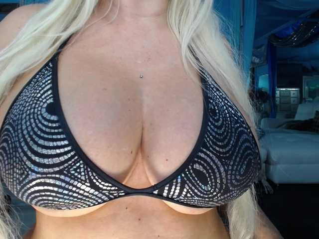 adrianna_fox live cam preview