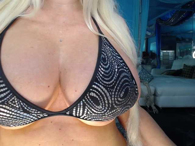 adrianna_fox