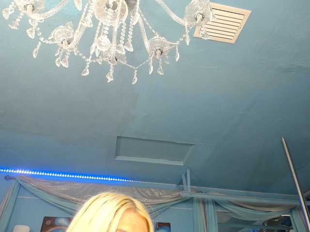 adrianna_fox live cam on BongaCams