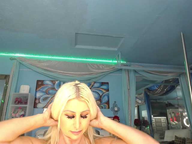 adrianna_fox