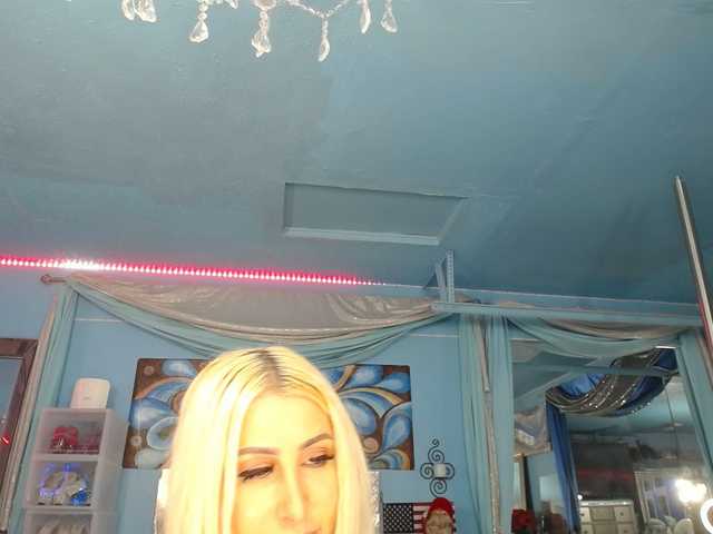 adrianna_fox live webcam show