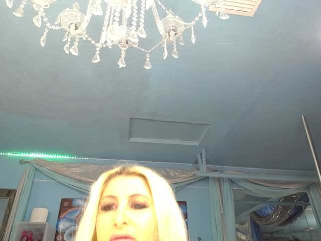 adrianna_fox live cam on BongaCams
