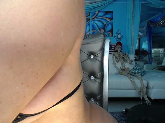adrianna_fox