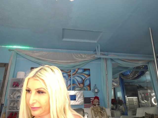 adrianna_fox
