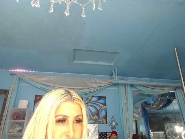 adrianna_fox live cam on BongaCams
