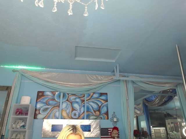 adrianna_fox live cam on BongaCams