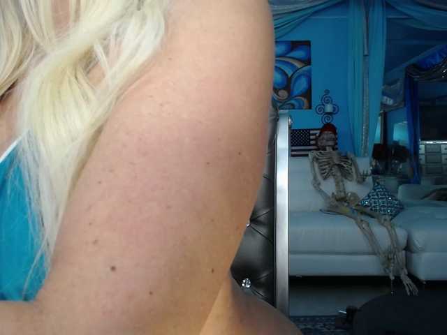 adrianna_fox