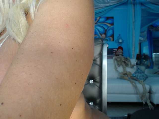 adrianna_fox live cam