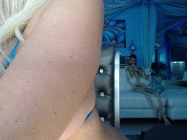 adrianna_fox