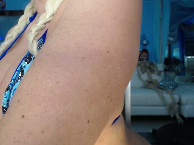 adrianna_fox live cam on BongaCams