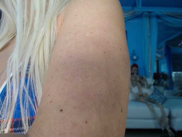 adrianna_fox