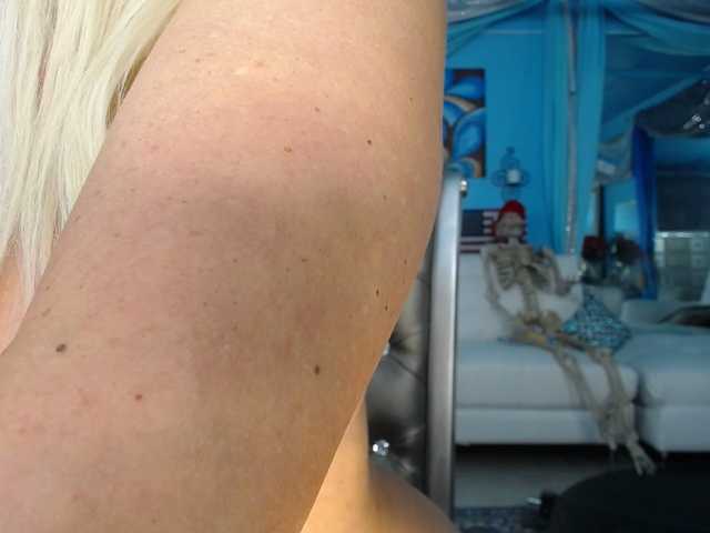 Preview of adrianna_fox