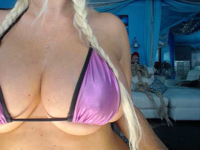 adrianna_fox live sex show